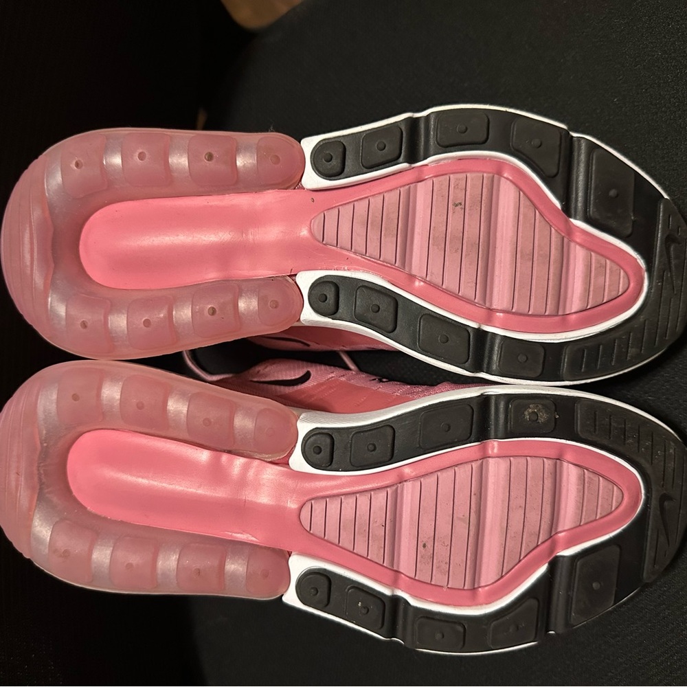 Nike Air Max 270 Pink Sneakers - Picture 4 of 6